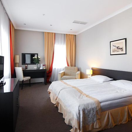 Reikartz Kropivnytskiy Hotel Kropyvnytskyi Bagian luar foto