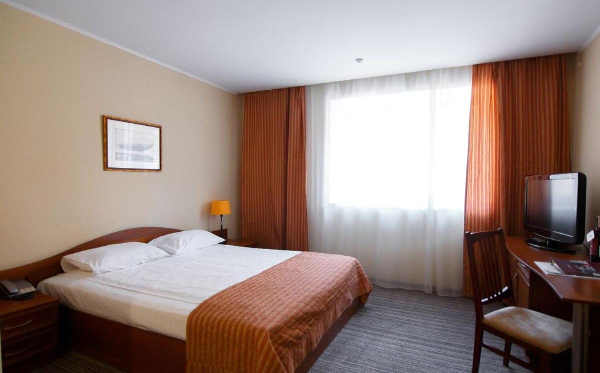Reikartz Kropivnytskiy Hotel Kropyvnytskyi Bagian luar foto