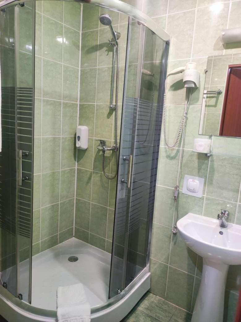 Reikartz Kropivnytskiy Hotel Kropyvnytskyi Bagian luar foto