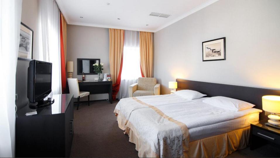 Reikartz Kropivnytskiy Hotel Kropyvnytskyi Bagian luar foto