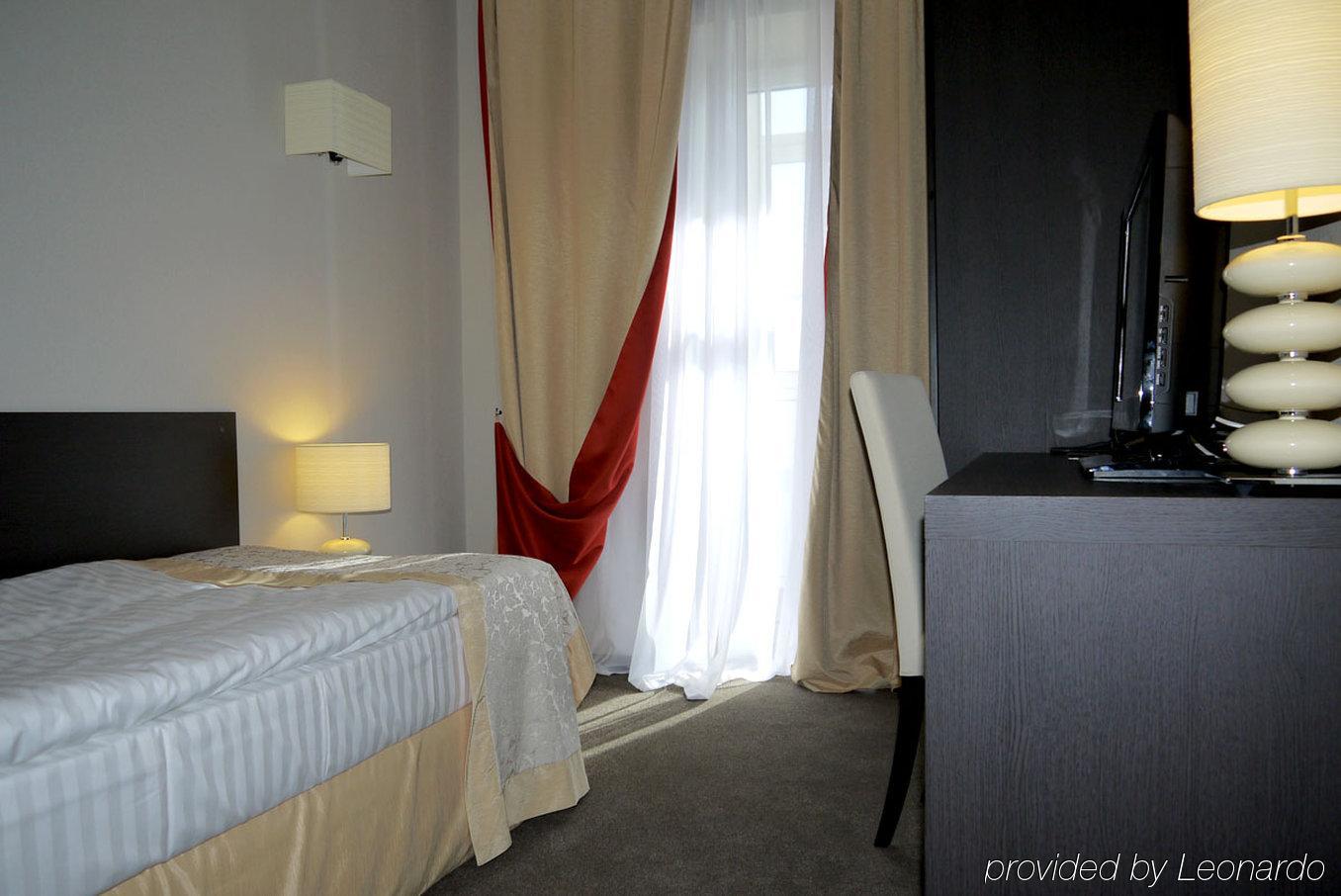 Reikartz Kropivnytskiy Hotel Kropyvnytskyi Bagian luar foto